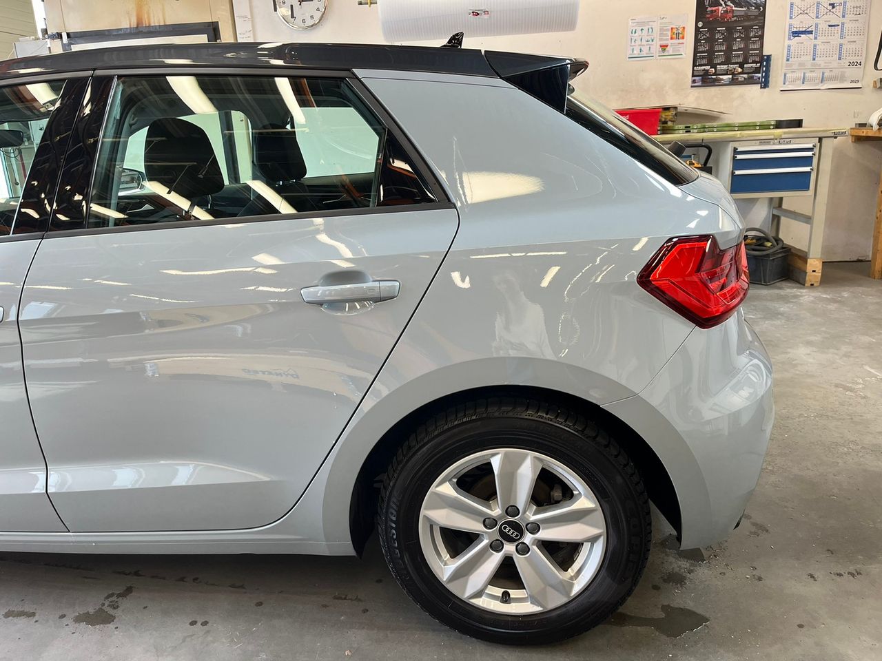 A1 30 TFSI, mi-bras, chaleur miroir, capteur inverse