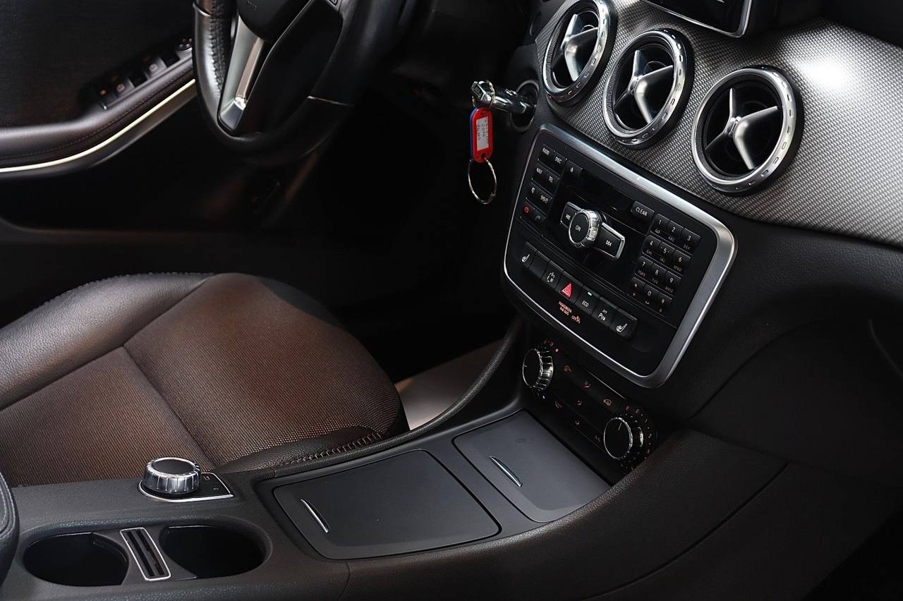 Mercedes-Benz GLA 200