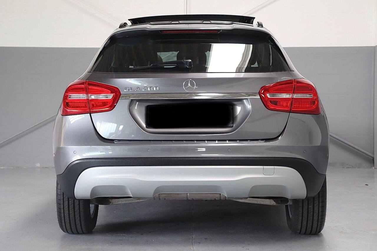 Mercedes-Benz GLA 200