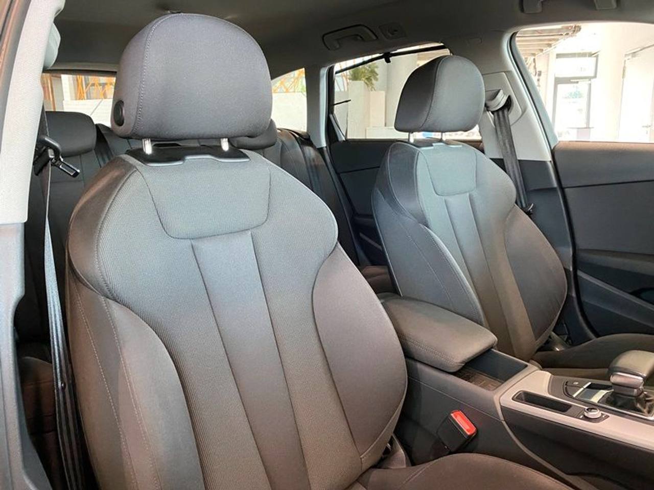Audi A4 40 TDI S-line