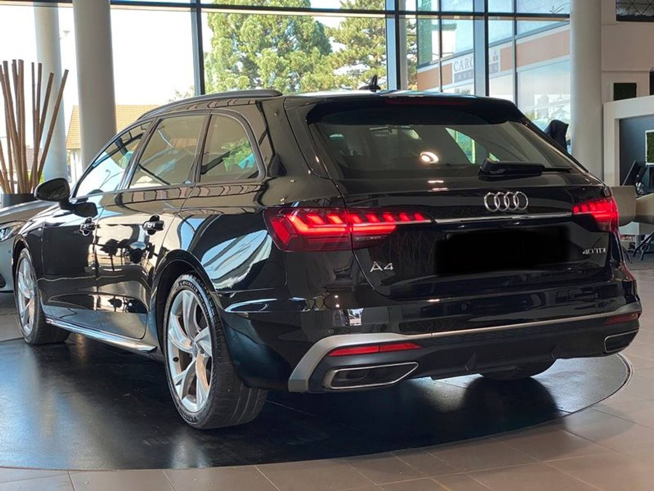 Audi A4 40 TDI S-line