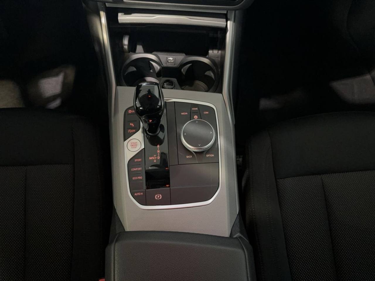 BMW Série 3 – 318i Advantage