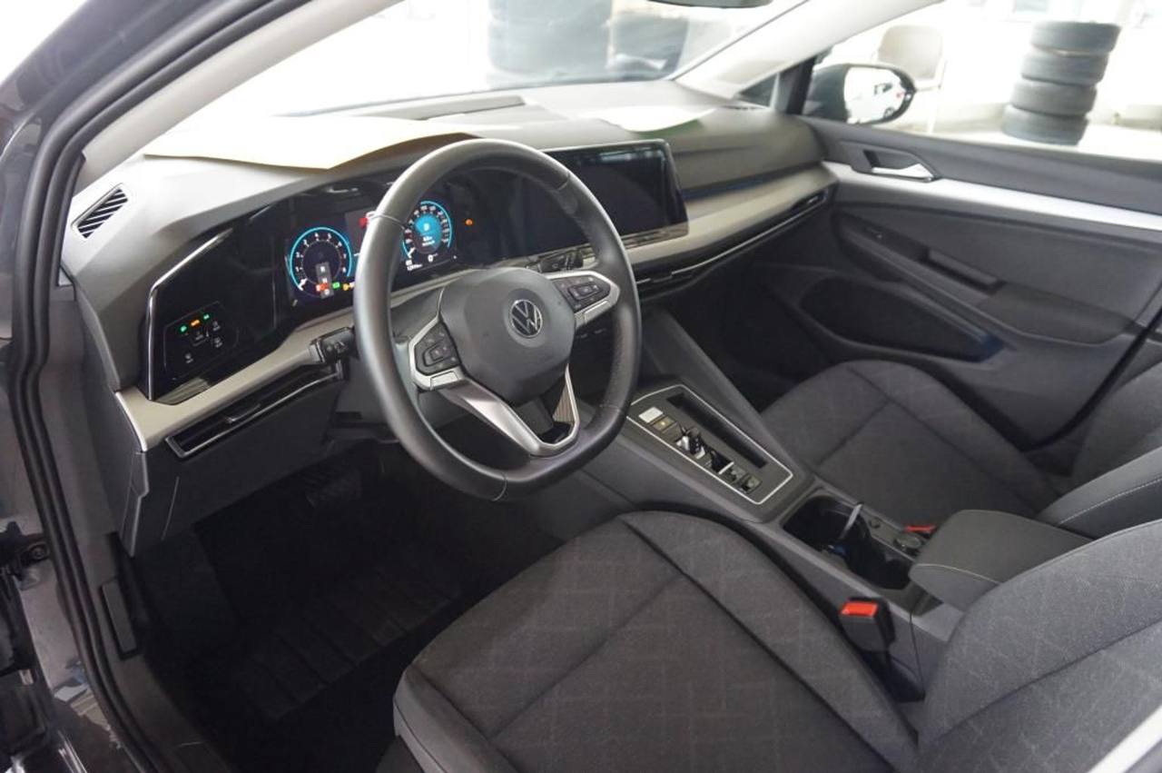 Volkswagen Golf 1.5 eTSI DSG