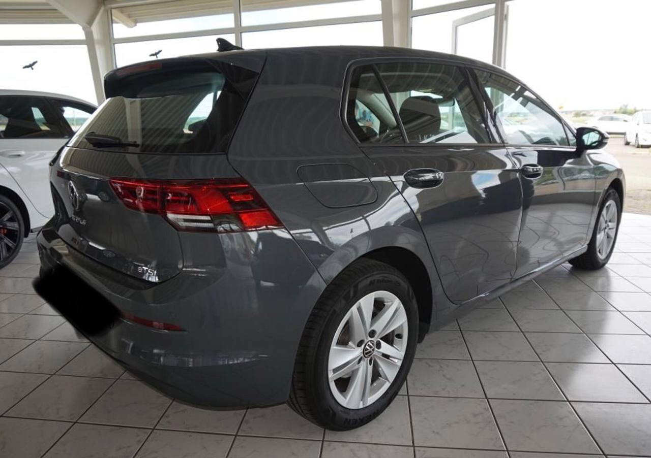 Volkswagen Golf 1.5 eTSI DSG