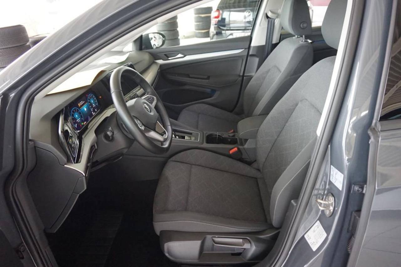 Volkswagen Golf 1.5 eTSI DSG