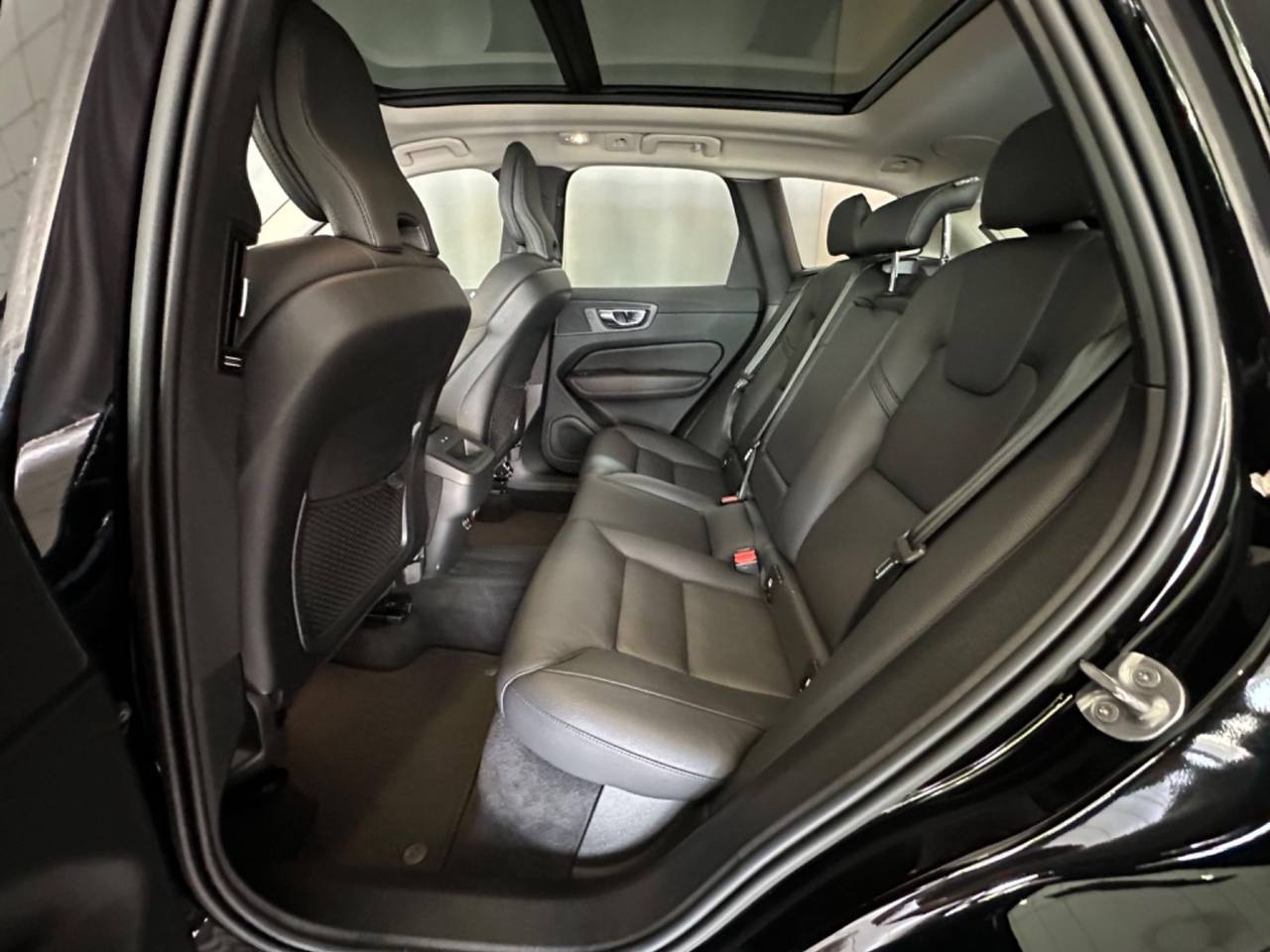 Volvo XC60 Dark Plus