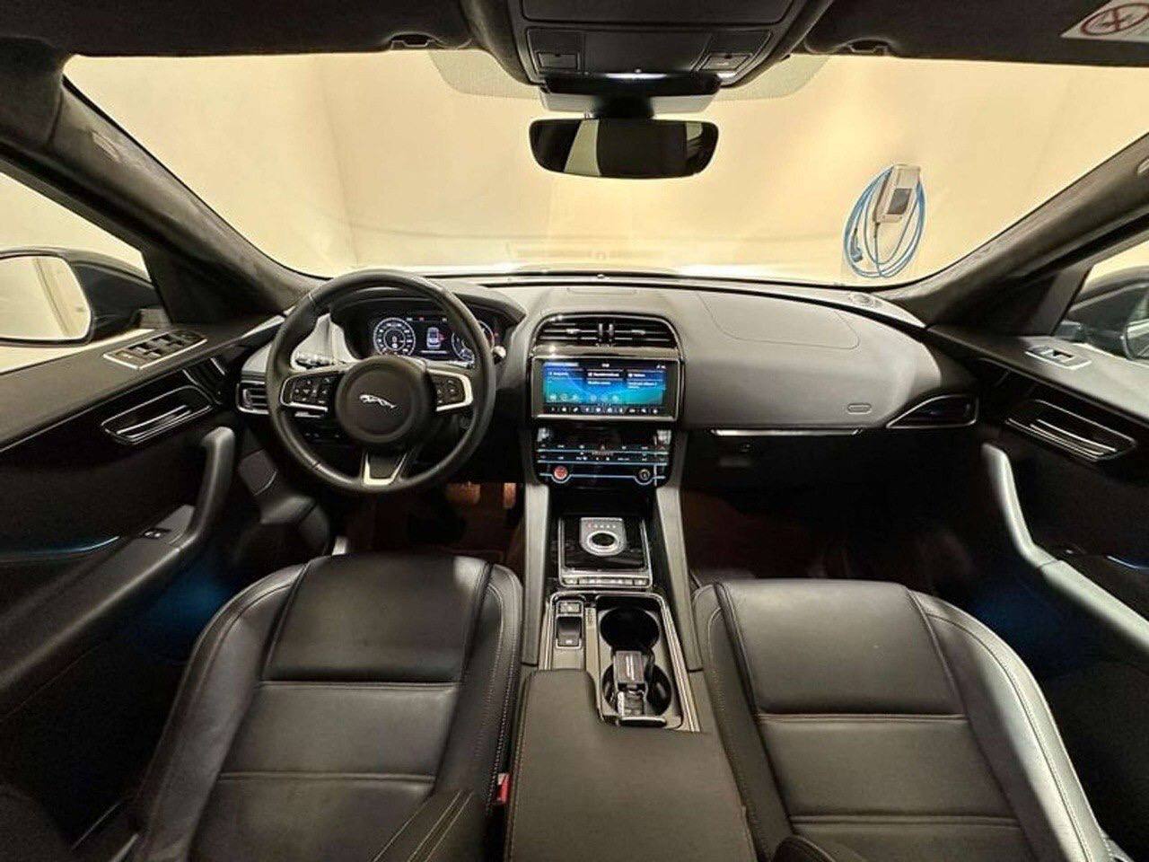 Jaguar F-Pace AWD Prestige
