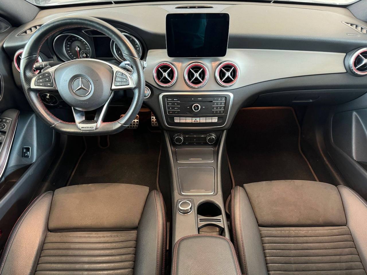 Mercedes-Benz CLA 220