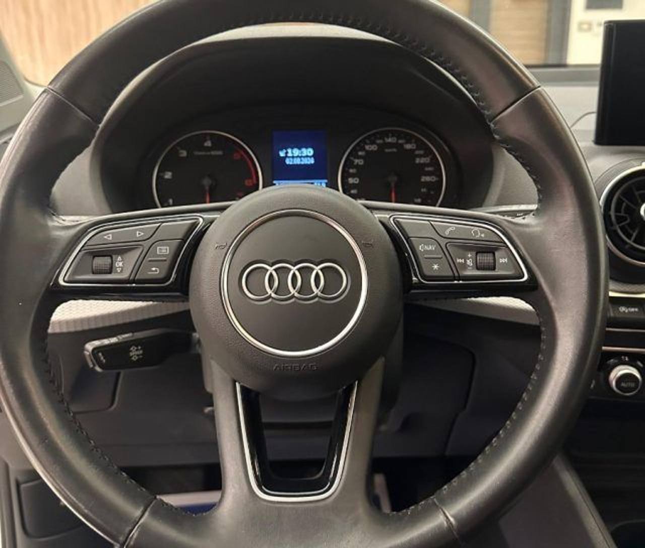 Audi Q2 35 TDI S tronic Business