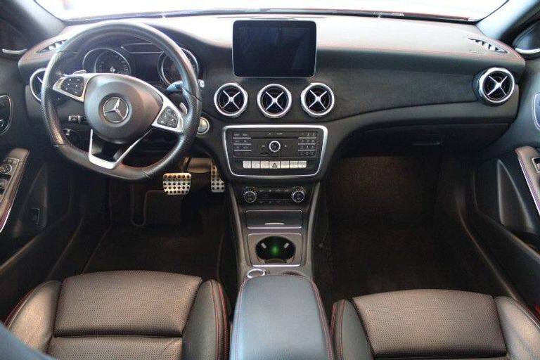 Mercedes-Benz GLA 220 d