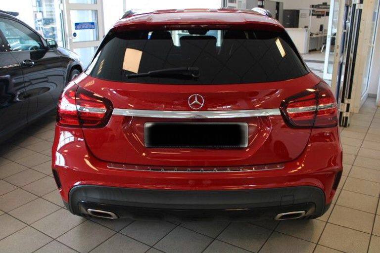 Mercedes-Benz GLA 220 d
