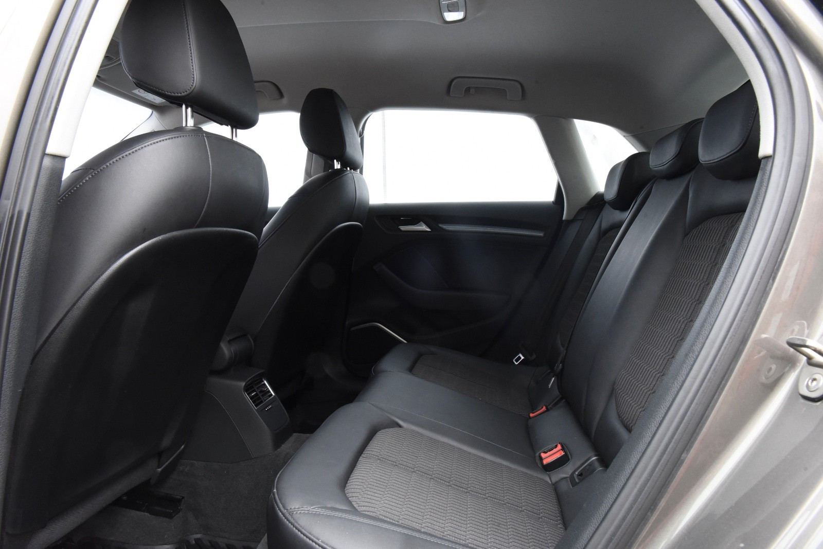 Audi A3 Sportback e-tron ACC/DELSKINN