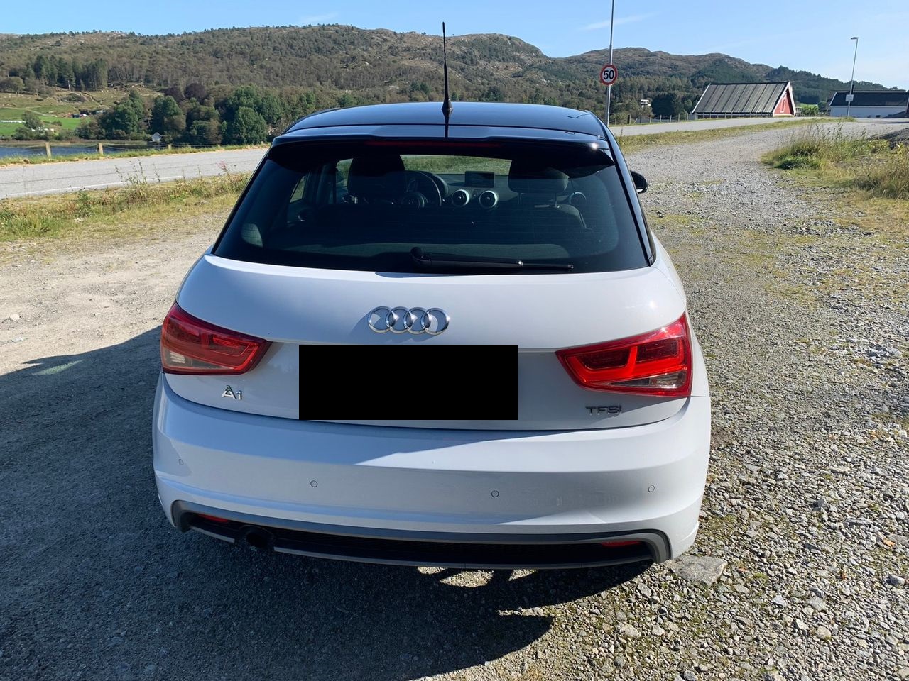 Belle Audi A1 avec la bonne combinaison de couleurs et S-Line!