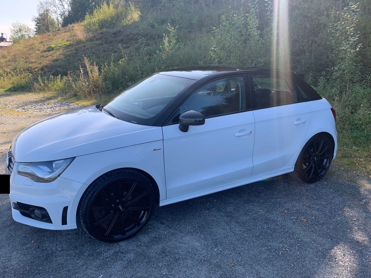 Belle Audi A1 avec la bonne combinaison de couleurs et S-Line!