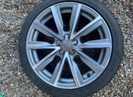 Belle Audi A1 avec la bonne combinaison de couleurs et S-Line!