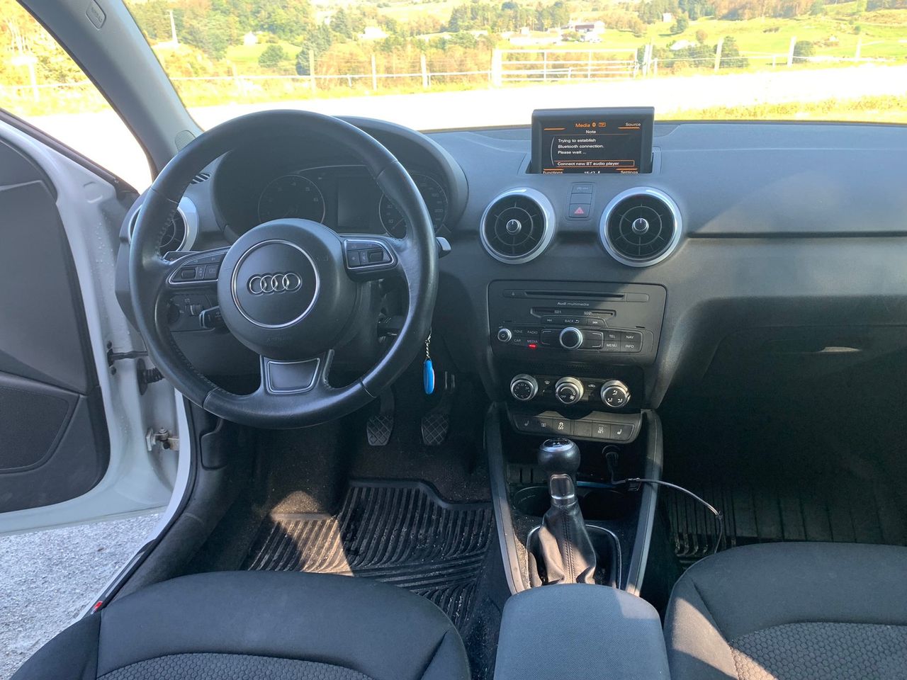 Belle Audi A1 avec la bonne combinaison de couleurs et S-Line!