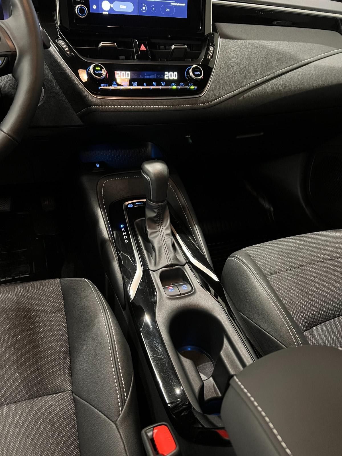 Toyota Corolla 1.8 HYBRIDE