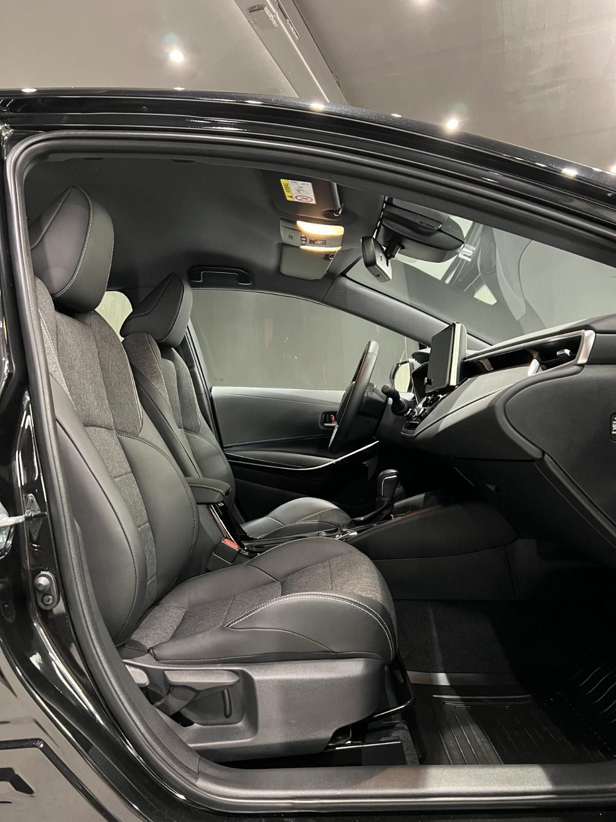 Toyota Corolla 1.8 HYBRIDE