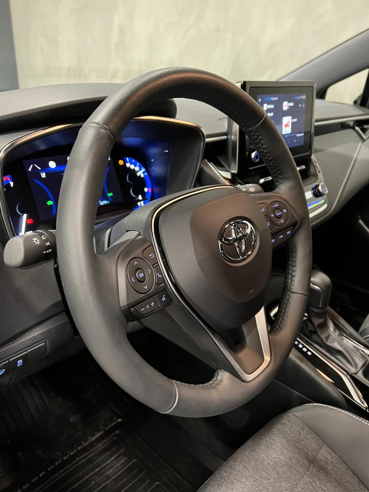 Toyota Corolla 1.8 HYBRIDE