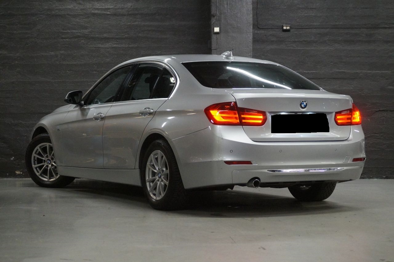 BMW Série 3- 316D (2.0l-116hp)/Ligne de Luxe/CC/Navi/Keyless/PDC ++